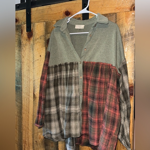 Stylish flowy flannel top - Picture 1 of 1